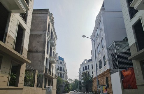 Bán nhà 5 tầng tại trung tâm phường Trâu Quỳ, quận Gia Lâm, Hà Nội. 90m2 6x15.